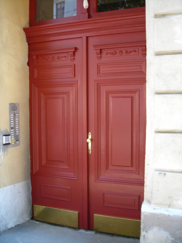 Eingangstüren restaurieren und sanieren | Restaurator für Wiener