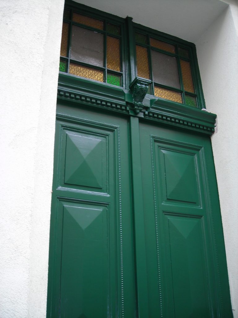 Eingangstüren restaurieren und sanieren | Restaurator für Wiener