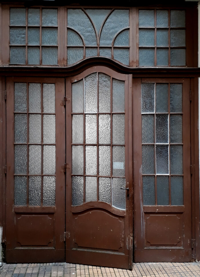 Eingangstüren restaurieren und sanieren | Restaurator für Wiener